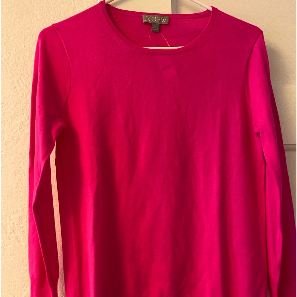 Jcrew 100% merino wool crewneck sweater. Pop of pink!
